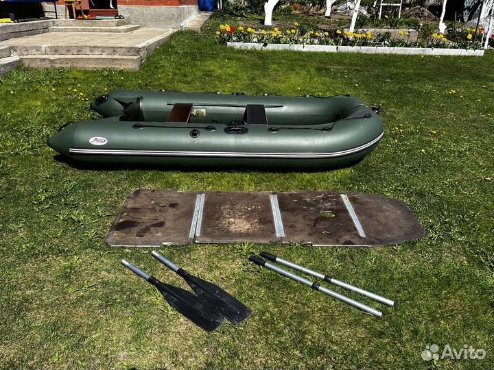 Лодка Ривьера 3200 ск