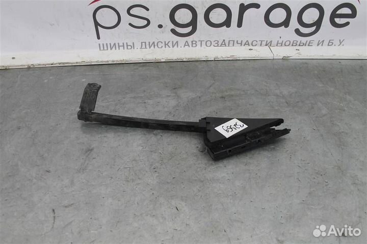 Направляющая стекла двери задняя правая Nissan Se