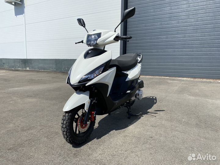 Скутер X-motors Corsa RS PRO - 200cc white