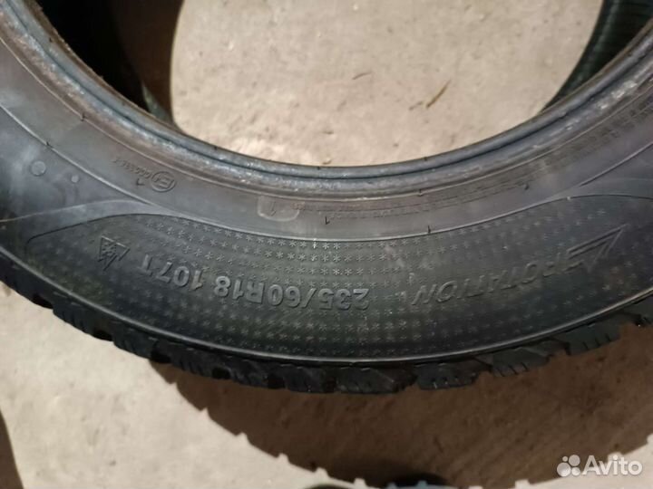 Kumho I'Zen RV Stud KC16 235/60 R18 107