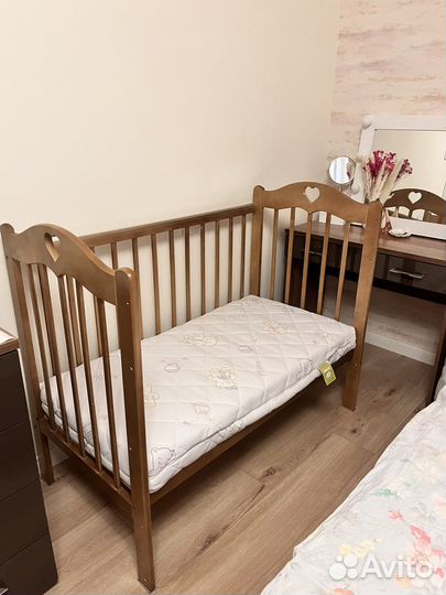 Детская кровать с маятником до 3 лет