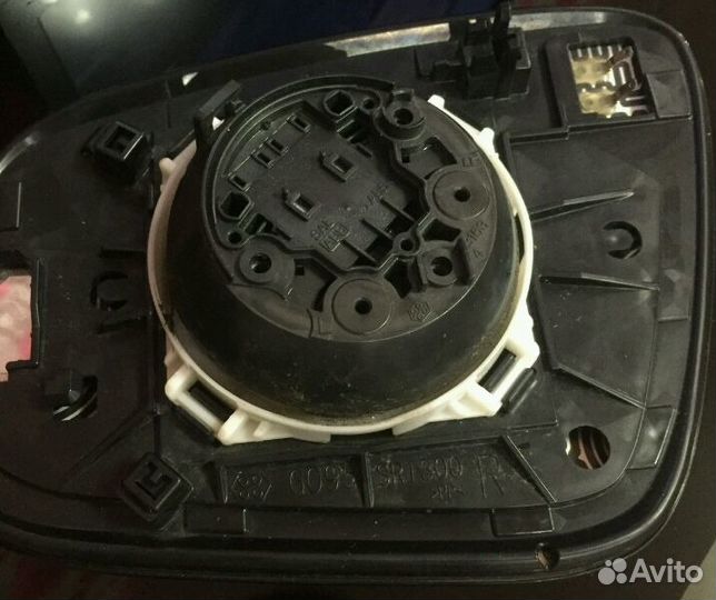 Зеркальный элемент RAV 4 (правый)