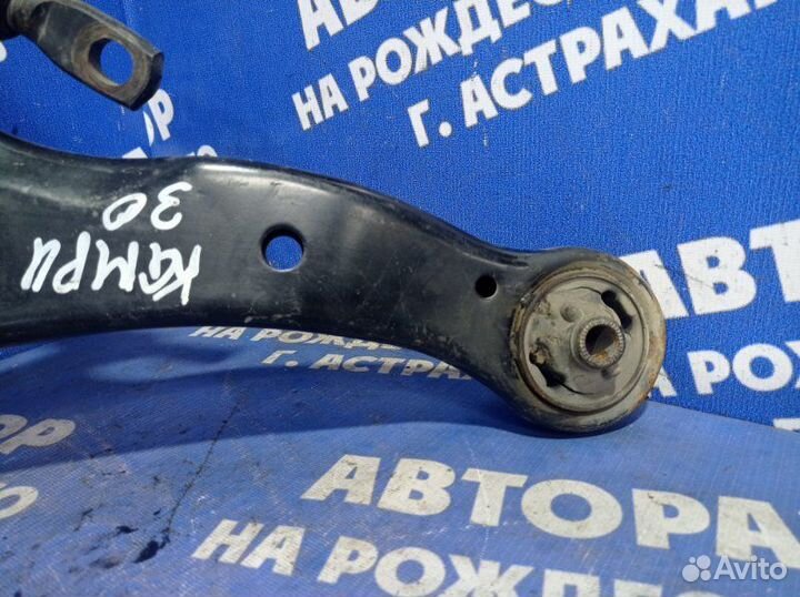 Передний левый рычаг Toyota Camry 30 седан 2AZ-FE