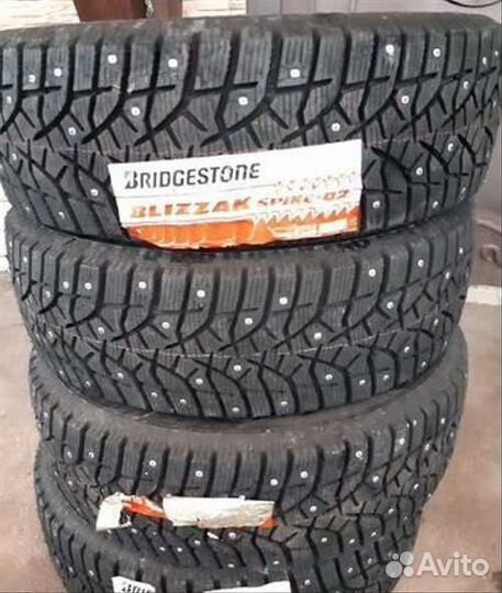 Bridgestone Blizzak Spike-02 225/50 R17 94T