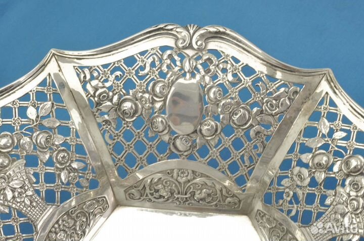 Ваза серебро 800 пробы Розы