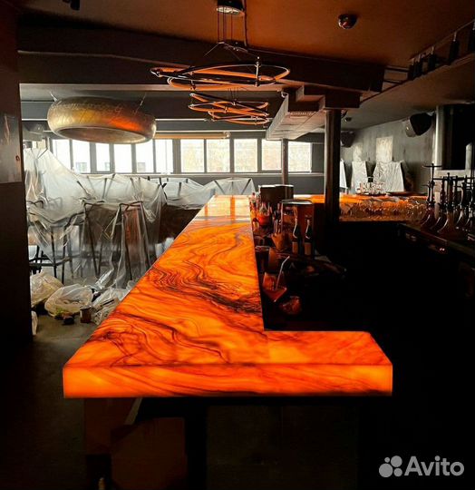 Столешница из искусственного камня оникса