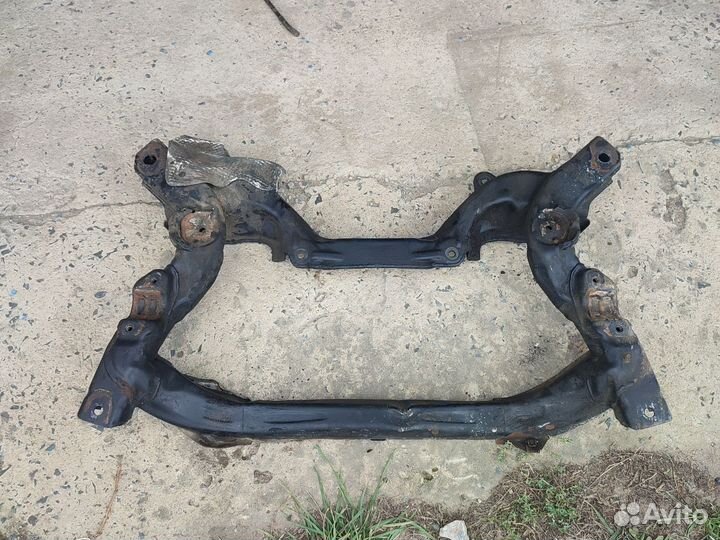 Подрамник mercedes w211