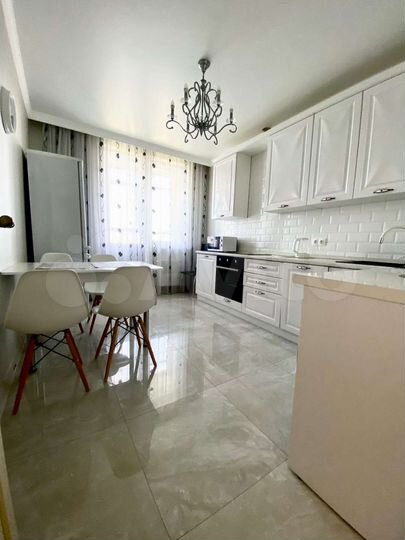 2-к. квартира, 65 м², 8/24 эт.