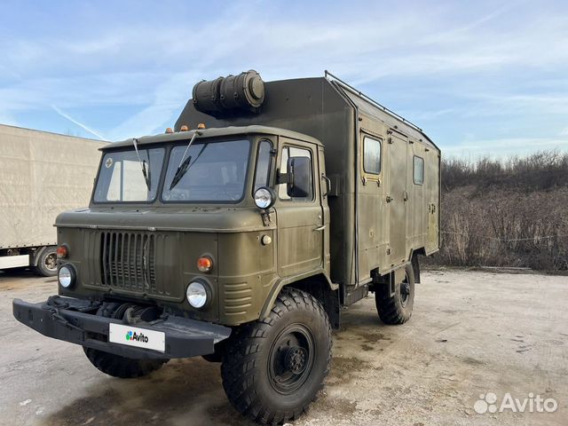 Умелец купил за копейки военный ГАЗ-66 «Шишига» и сделал из него «дом на колесах» почти бесплатно