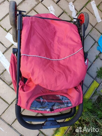 Прогулочная коляска трость