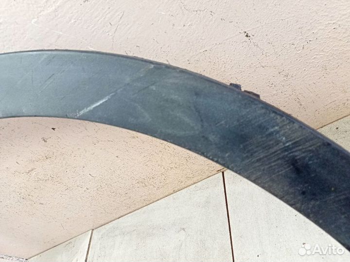 Накладка переднего крыла правого