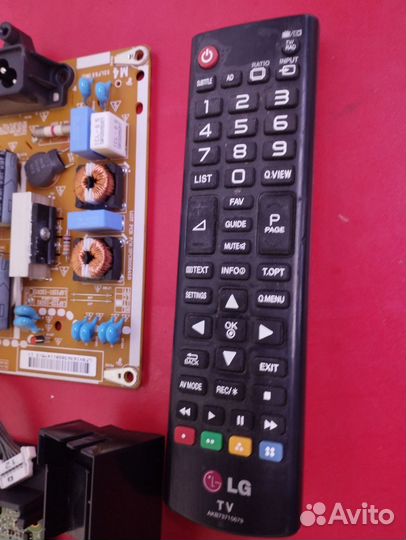 Для тв LG 32LF560U, набор плат