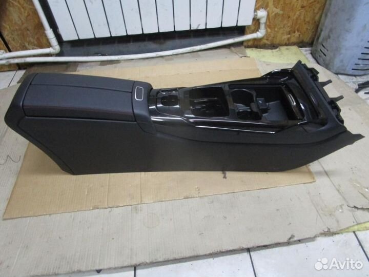 Подлокотник w177 A35 AMG A-class AMG 260.920 20