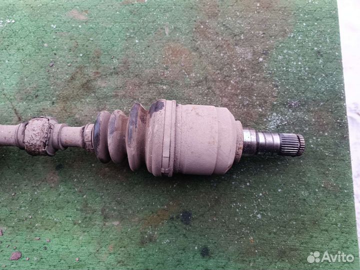 Привод левый Ниссан Максима A32 2.0л. 140 лс. 1999