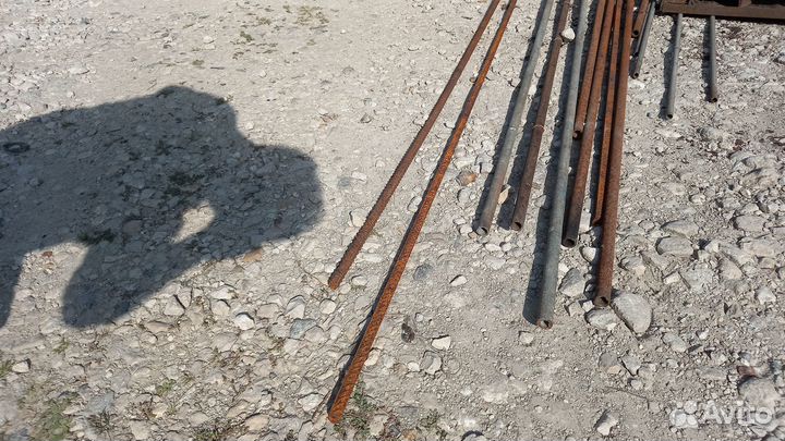 Труба металлическая и другой металл, Топор и Коса