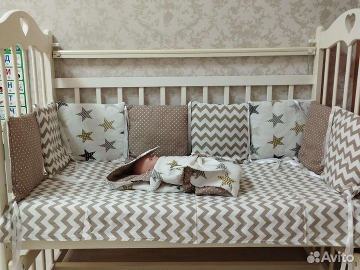 Подушки, бортики на кровать