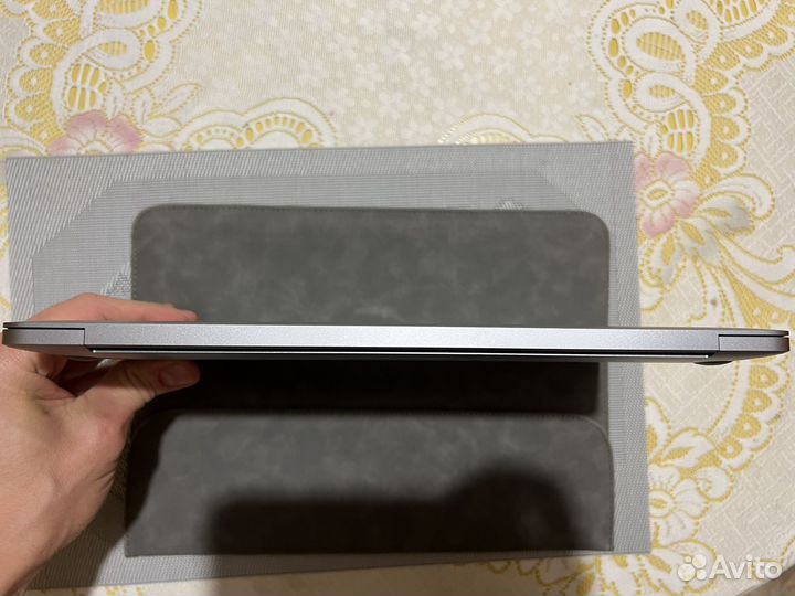 Macbook pro 13 2020 i5 256GB