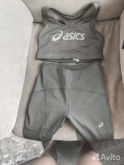 Новые спортивные топы Asics