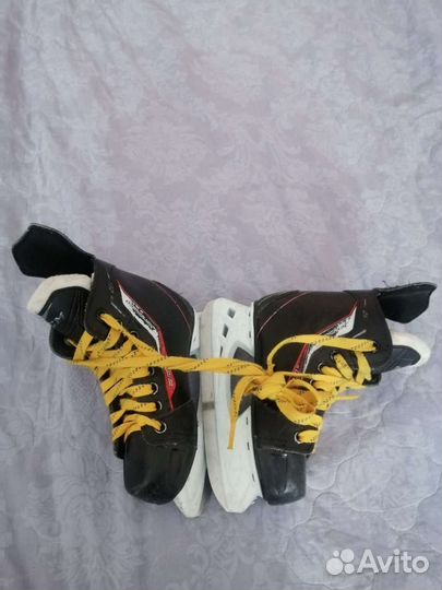 Коньки хоккейные