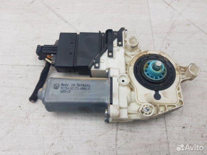 Моторчик стеклоподъемника задний левый Vw Passat