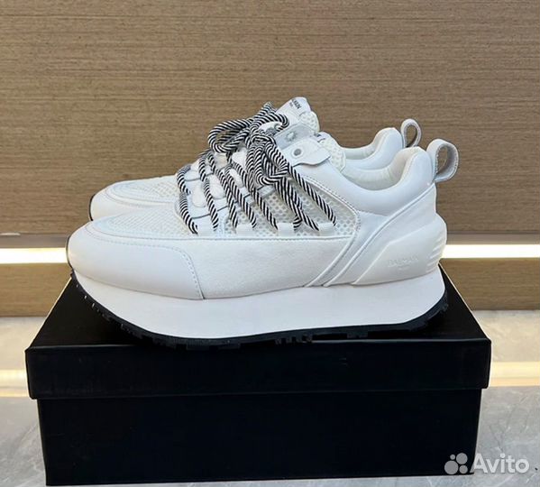 Кроссовки на поатформе