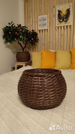 Кашпо из искусственного ротанга