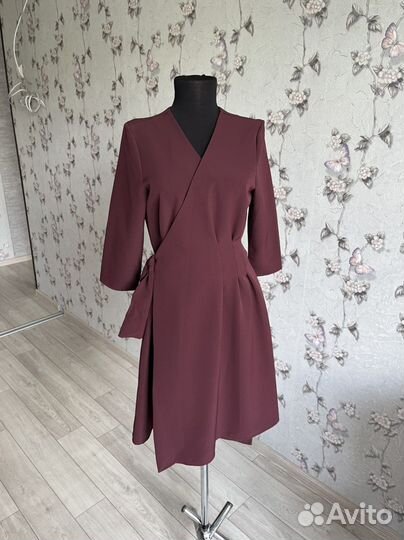 Платье выше колена