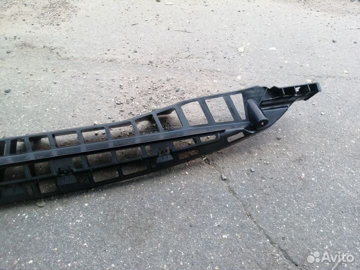 Кронштейн заднего бампера цент Range Rover Sport 2