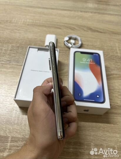 iPhone X, 64 ГБ