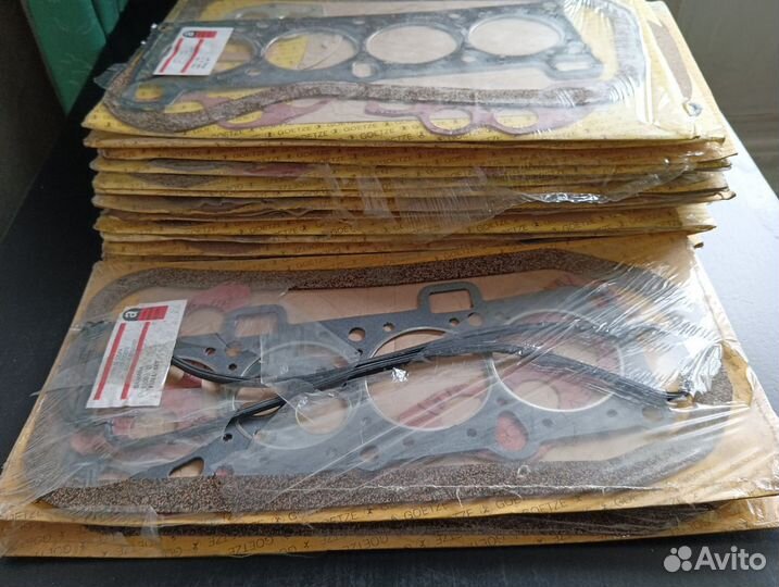 Набор прокладок LADA 2105, Samara 1500 новый