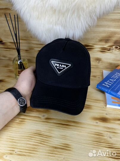 Бейсболка P R A D A