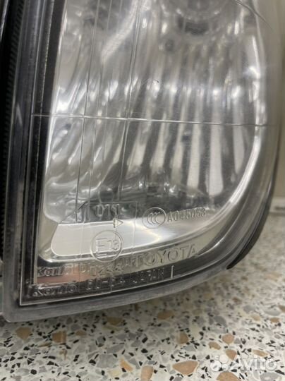 Фара Toyota Land Cruiser 100 Пр, Лев