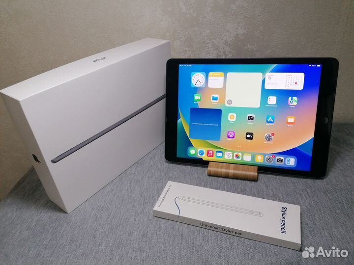 iPad 9 Wi-Fi 64Gb Идеальный + Pencil
