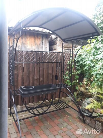 Мангал под крышей с кольцом для казана