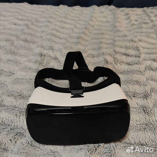 Очки виртуальной реальности Samsung Gear VR