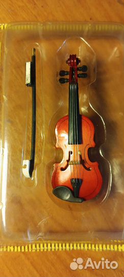 Миниатюрная скрипка