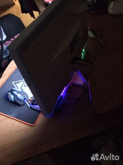 Монитор samsung в ид.состоянии