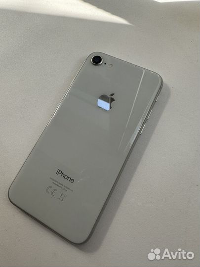 iPhone 8 64gb + чехлы
