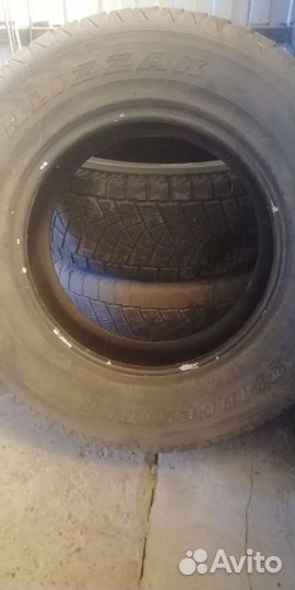 Bridgestone Blizzak DM-V1 265/65 R17