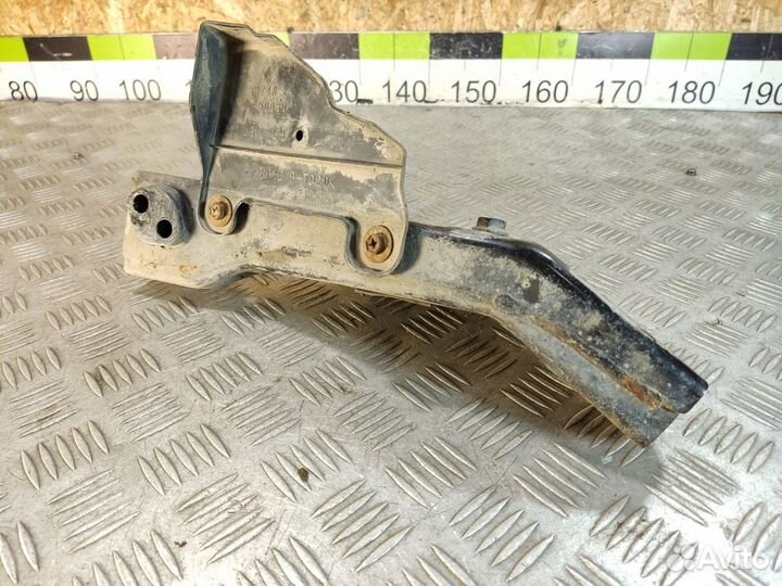 Кронштейн передней балки Lexus Ls 2006-2017