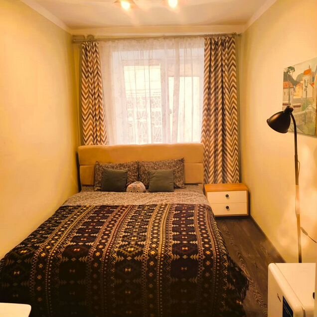 Комната 10 м² в 8-к., 2/2 эт.