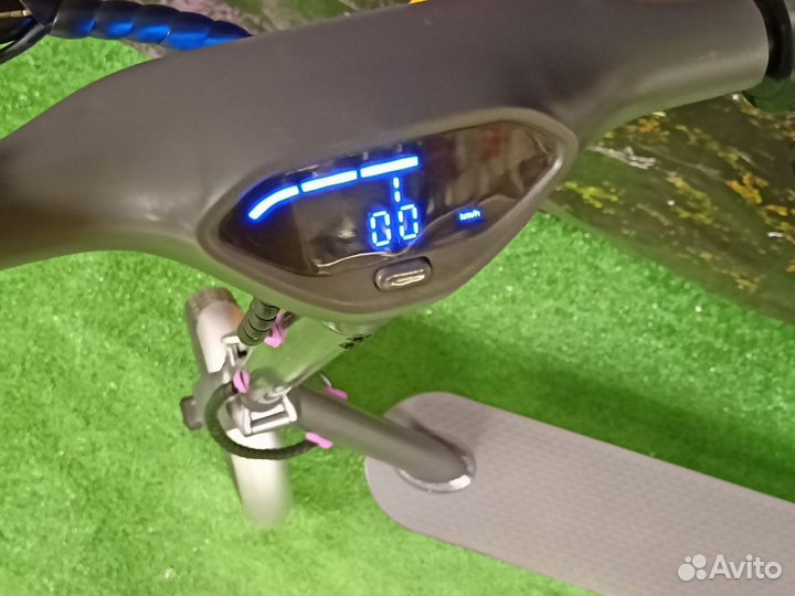 Электросамокат hiper Triumph x100