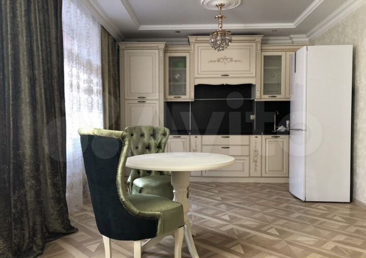 2-к. квартира, 57 м², 3/6 эт.