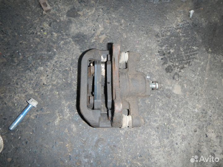 Суппорт тормозной задний правый Chevrolet Lacetti