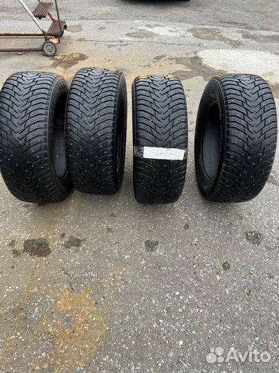 Nokian Tyres Hakkapeliitta 8 SUV 285/60 R18 116T