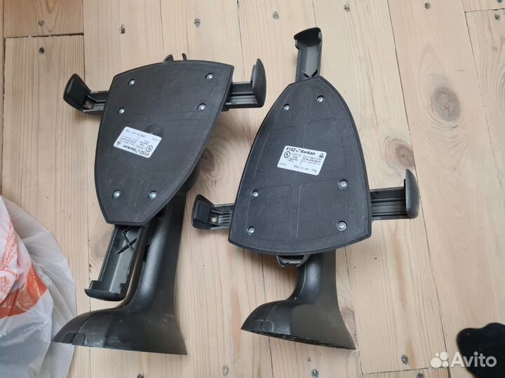 Подставки под колонки настенные