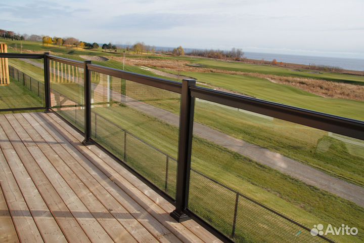 Стеклянное ограждение для балкона