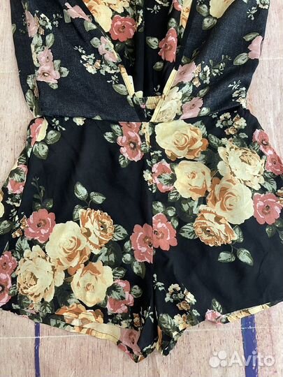 Цветочные летящие бохо шорты со шлейфом М