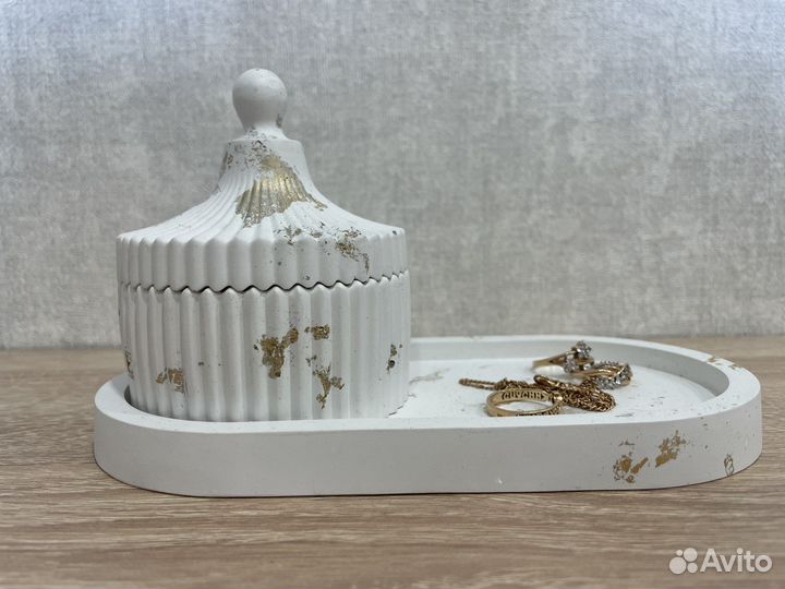 Набор изделий из гипса