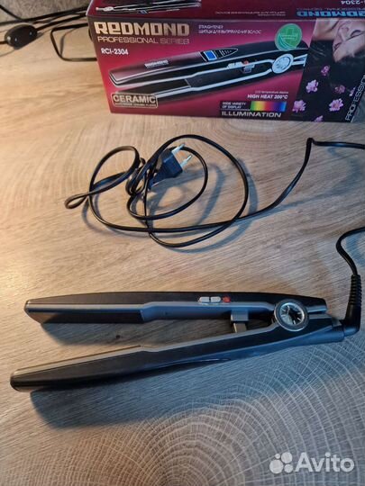 Выпрямитель для волос,утюжок Redmond RCI-2304